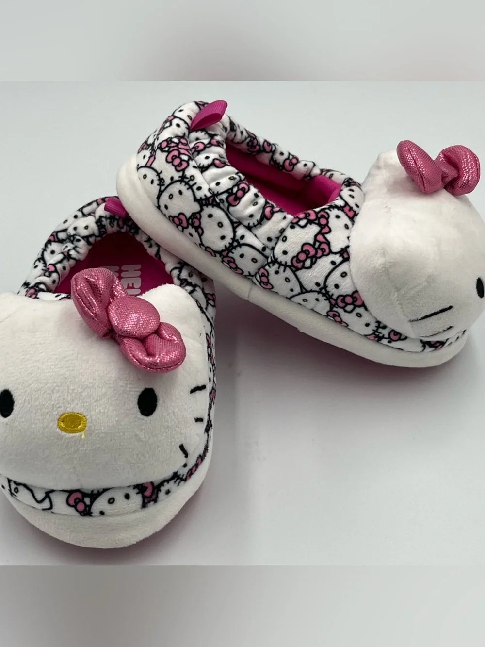 Hello Kitty White & Pink Plush Kids Slip-On Slippers with Bow